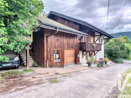 Maison à vendre 695 000 € 5 pièces 4 chambres 258 m² 4 185 m² de terrain Saint-André-de-Boëge 74420