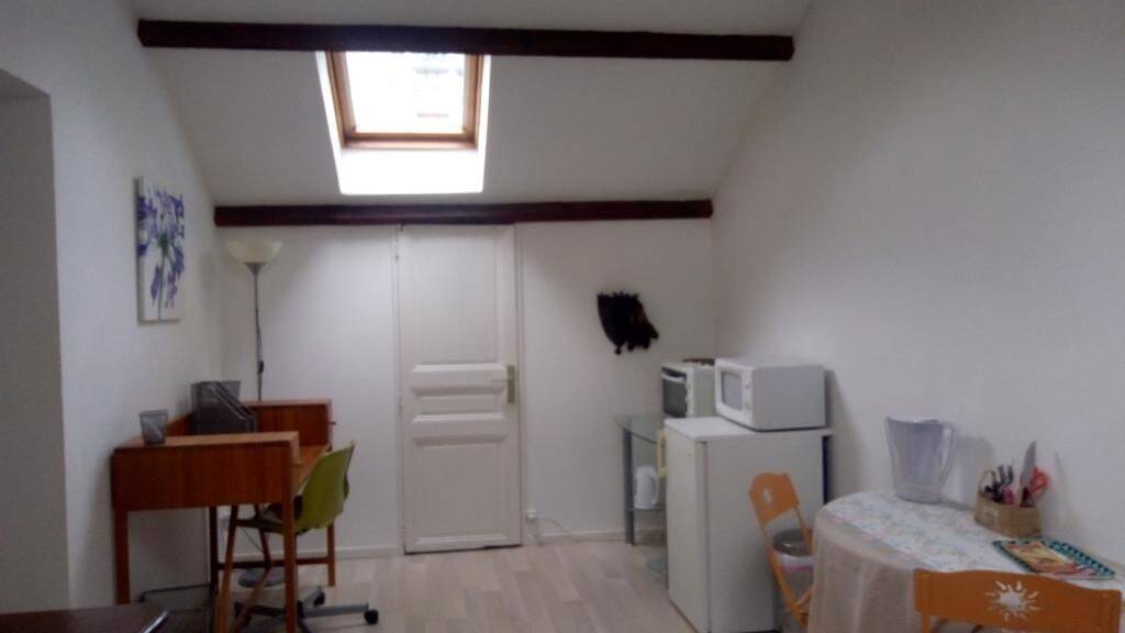 Appartement 1 pièce 20 m² · à Viroflay · 20 m² · 400 €