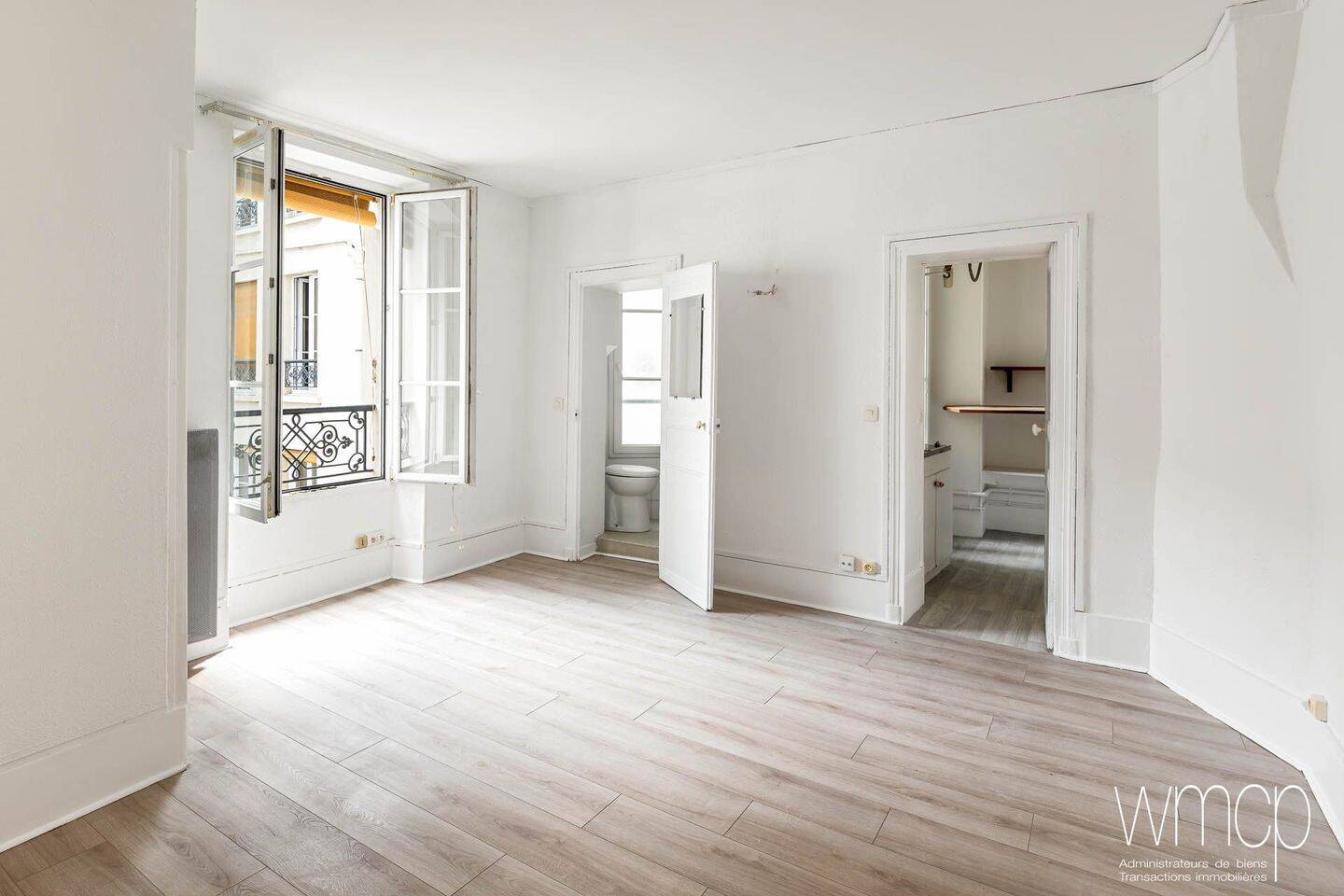 Appartement 1 pièce 23 m² · à Paris 7ème Arrondissement · 23,4 m² · 349 000 €