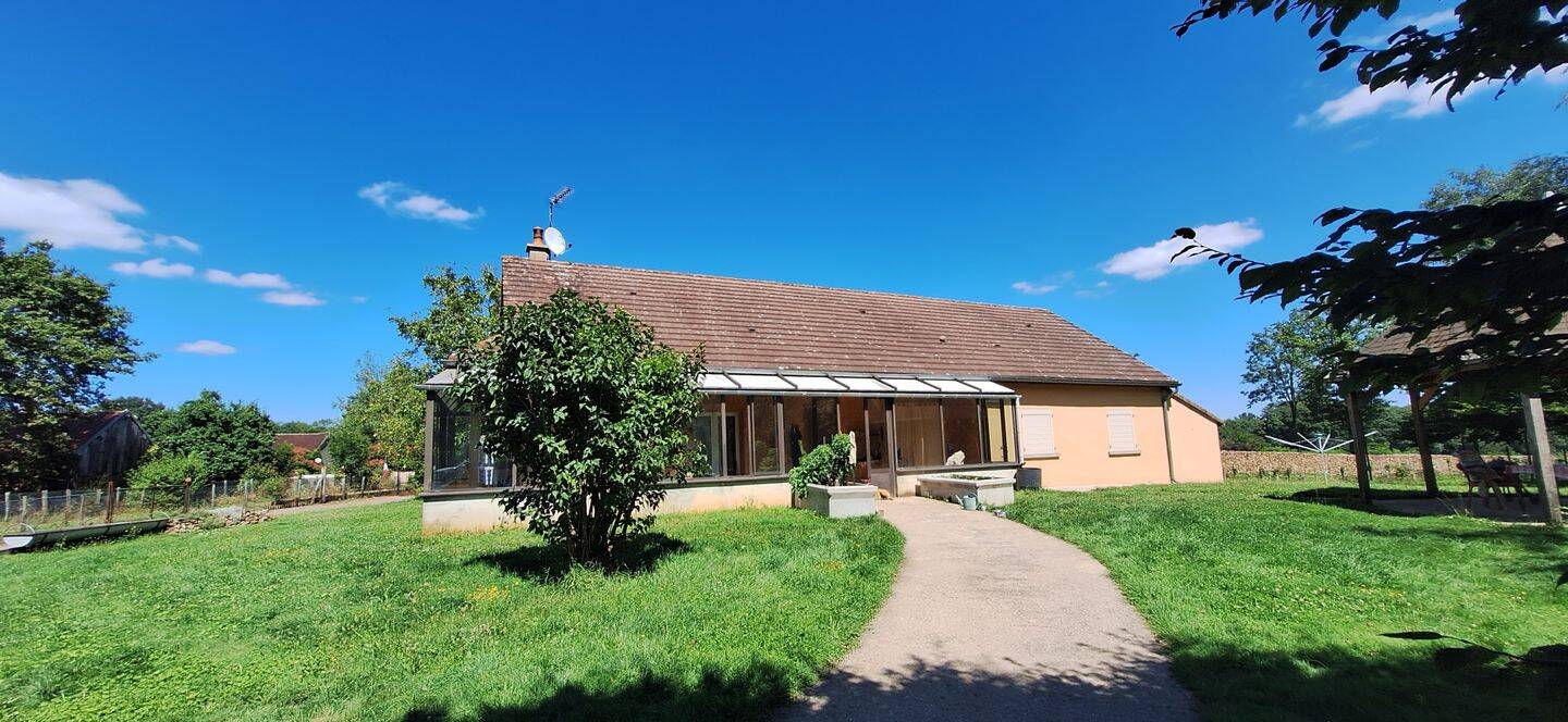 Maison 5 pièces 147 m² · à Bussy-en-Othe · 146,8 m² · 357 000 €