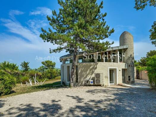 Maison à vendre 590 000 € 2 pièces 1 chambre 150 m² 1 165 m² de terrain Venelles 13770