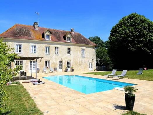 Maison à vendre 569 000 € 11 pièces 7 chambres 301 m² 5 241 m² de terrain Louvières-en-Auge 61160