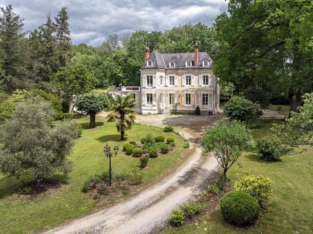 Maison 17 pièces 370 m² · à Corgnac-sur-l'Isle · 370 m² · 550 000 €