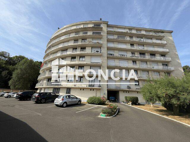 Appartement 1 pièce 15 m² · à Dreux · 14,6 m² · 400 €