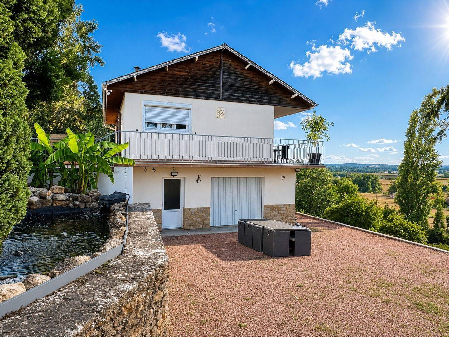 Maison 6 pièces 135 m² · à Bourg-le-Comte · 135 m² · 209 000 €