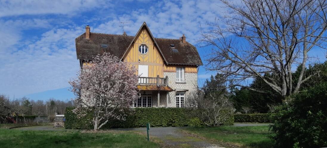 Maison 12 pièces 300 m² · à Clémont · 300 m² · 580 000 €