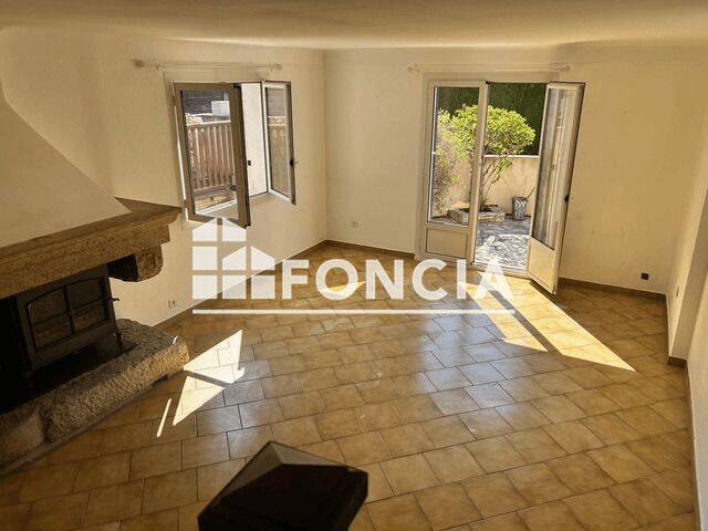 Maison 3 pièces 134 m² · à Saint-Cyr-sur-Mer · 133,7 m² · 1 800 €