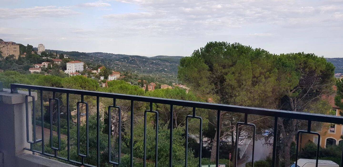 Appartement 2 pièces 47 m² · à Grasse · 47 m² · 720 €