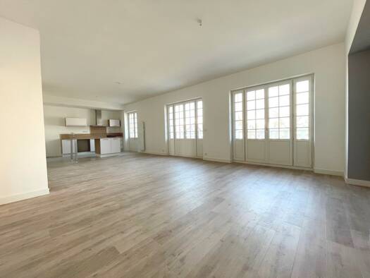 Appartement à louer 1 690 € 5 pièces 4 chambres 115,4 m² 1er étage Bonne Source-Saint Sebastien Pornichet 44380