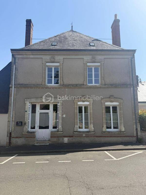 Maison 6 pièces 176 m² · à Chemillé-sur-Dême · 176 m² · 194 000 €