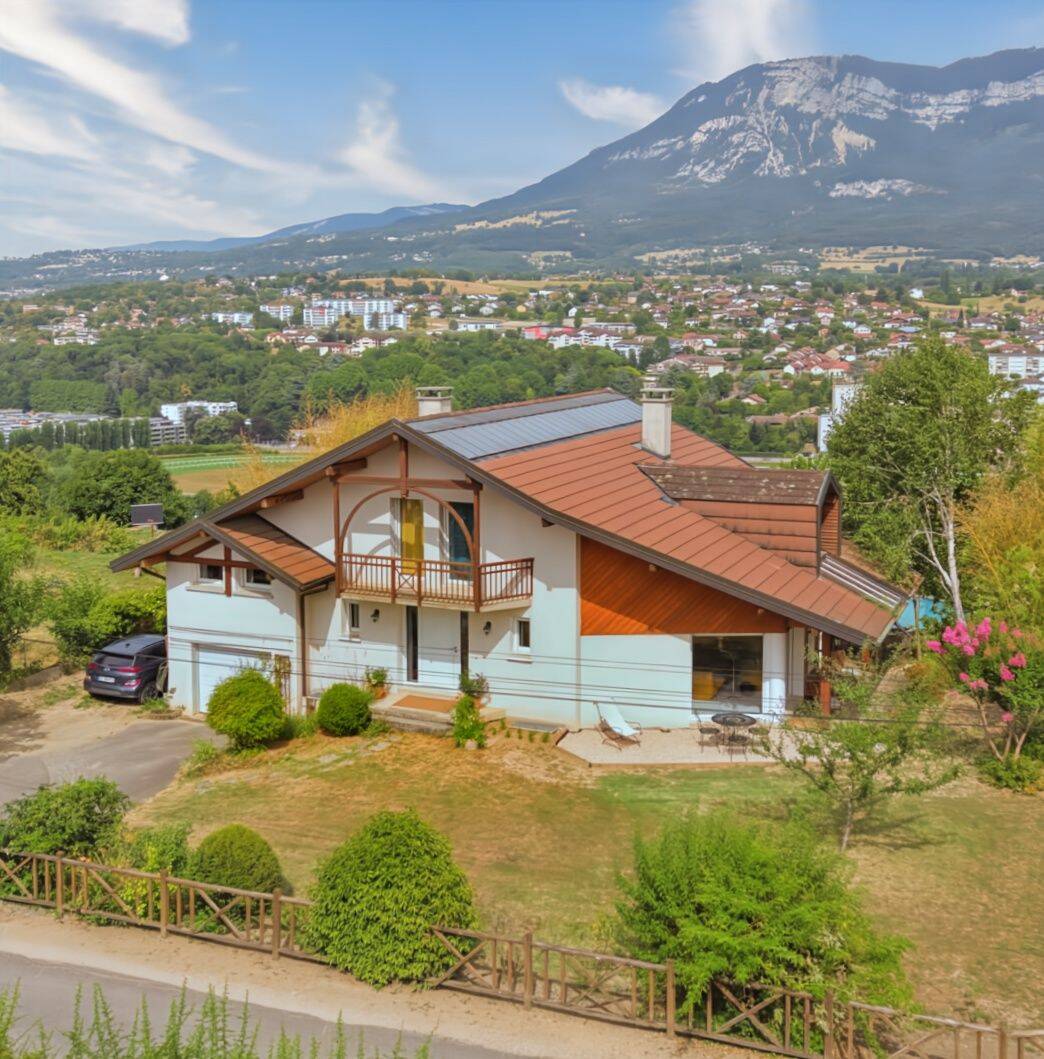 Maison 7 pièces 174 m² · à Tresserve · 174 m² · 988 000 €
