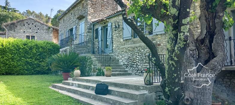 Mas à vendre 649 000 € 6 pièces 4 chambres 142 m² 2 700 m² de terrain Est Saint-Christol-Lès-Alès 30380