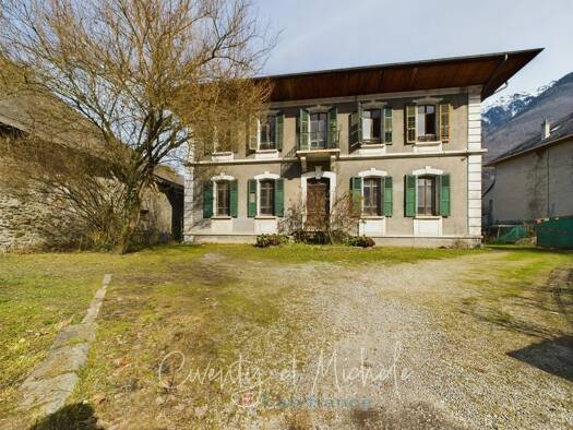 Immeuble à vendre 390 550 € 374 m² Aiguebelle 73220