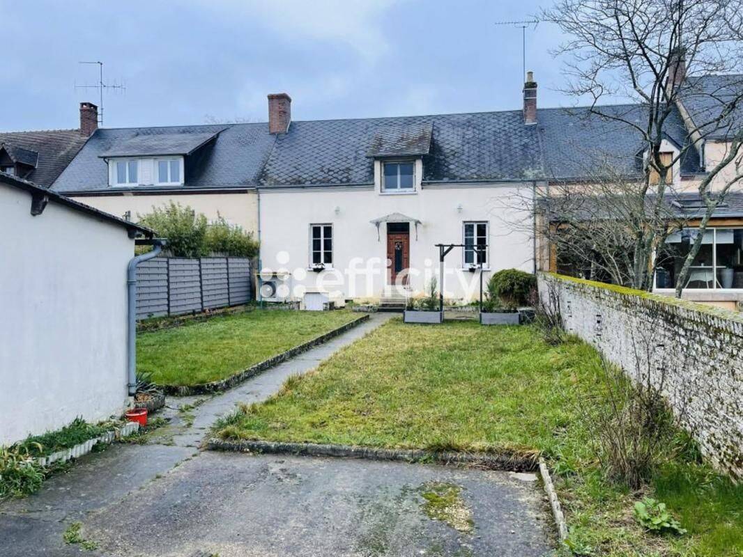 Maison 5 pièces 103 m² · à Saint-Ulphace · 102,7 m² · 130 000 €