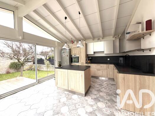 Maison à vendre 620 000 € 4 pièces 3 chambres 108 m² 637 m² de terrain Cimetiere Créteil 94000