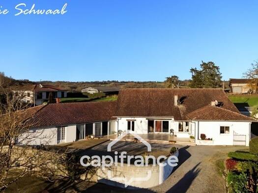 Maison de plain-pied à vendre 448 000 € 8 pièces 5 chambres 219 m² 9 446 m² de terrain Saint-Cricq-Chalosse 40700