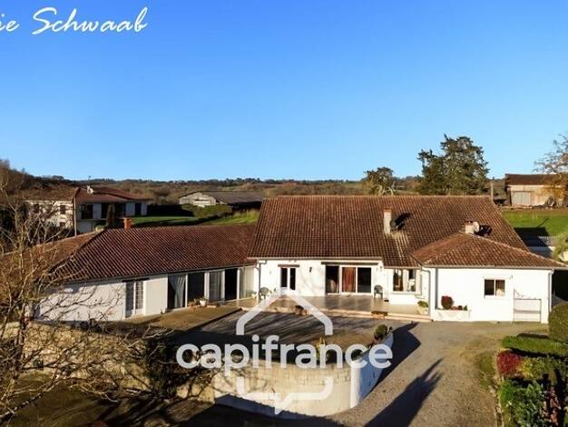 Maison de plain-pied à vendre 448 000 € 8 pièces 5 chambres 219 m² 9 446 m² de terrain Saint-Cricq-Chalosse 40700