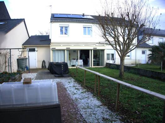 Maison jumelée à vendre 163 000 € 5 pièces 3 chambres 100 m² 200 m² de terrain Saumur 49400