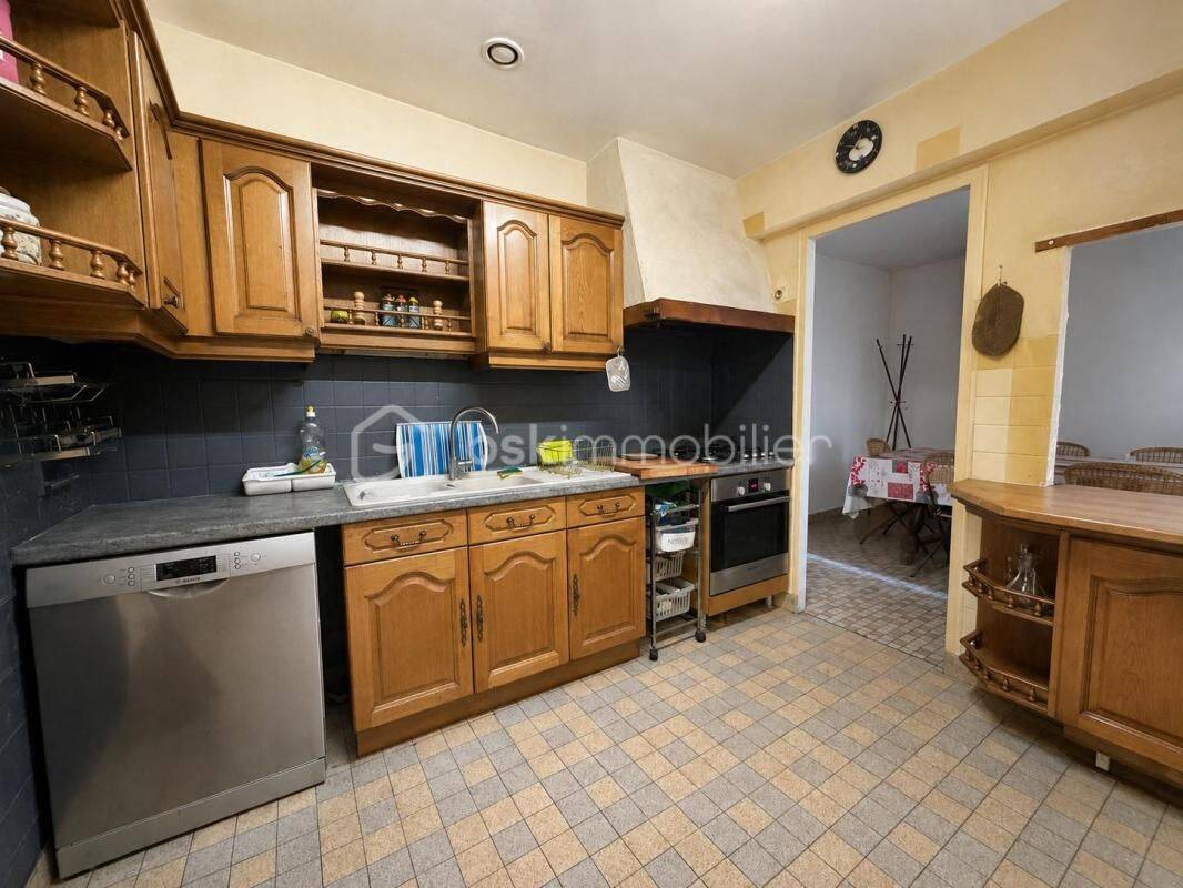 Maison 7 pièces 130 m² · à Laroche-Saint-Cydroine · 130 m² · 115 000 €