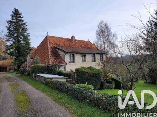 Maison à vendre 200 000 € 10 pièces 2 chambres 144 m² 3 369 m² de terrain Lugny-lès-Charolles 71120