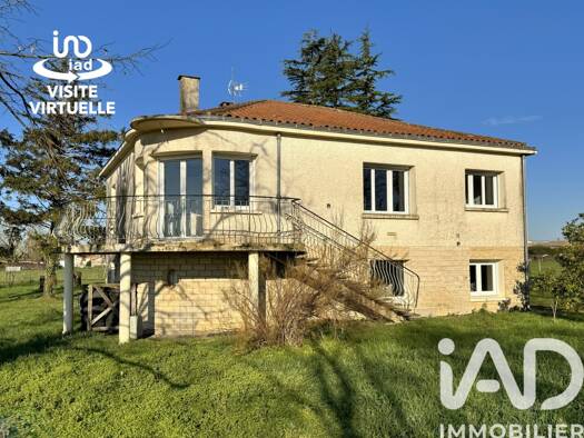 Maison à vendre 159 900 € 4 pièces 2 chambres 105 m² 1 951 m² de terrain Charzais Fontenay-le-Comte 85200