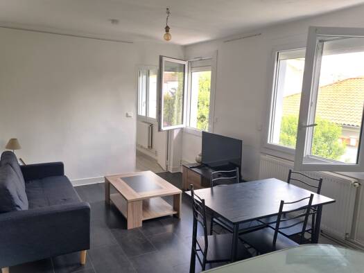 Appartement à louer 500 € 2 pièces 1 chambre 39 m² 2ème étage Agen 47000