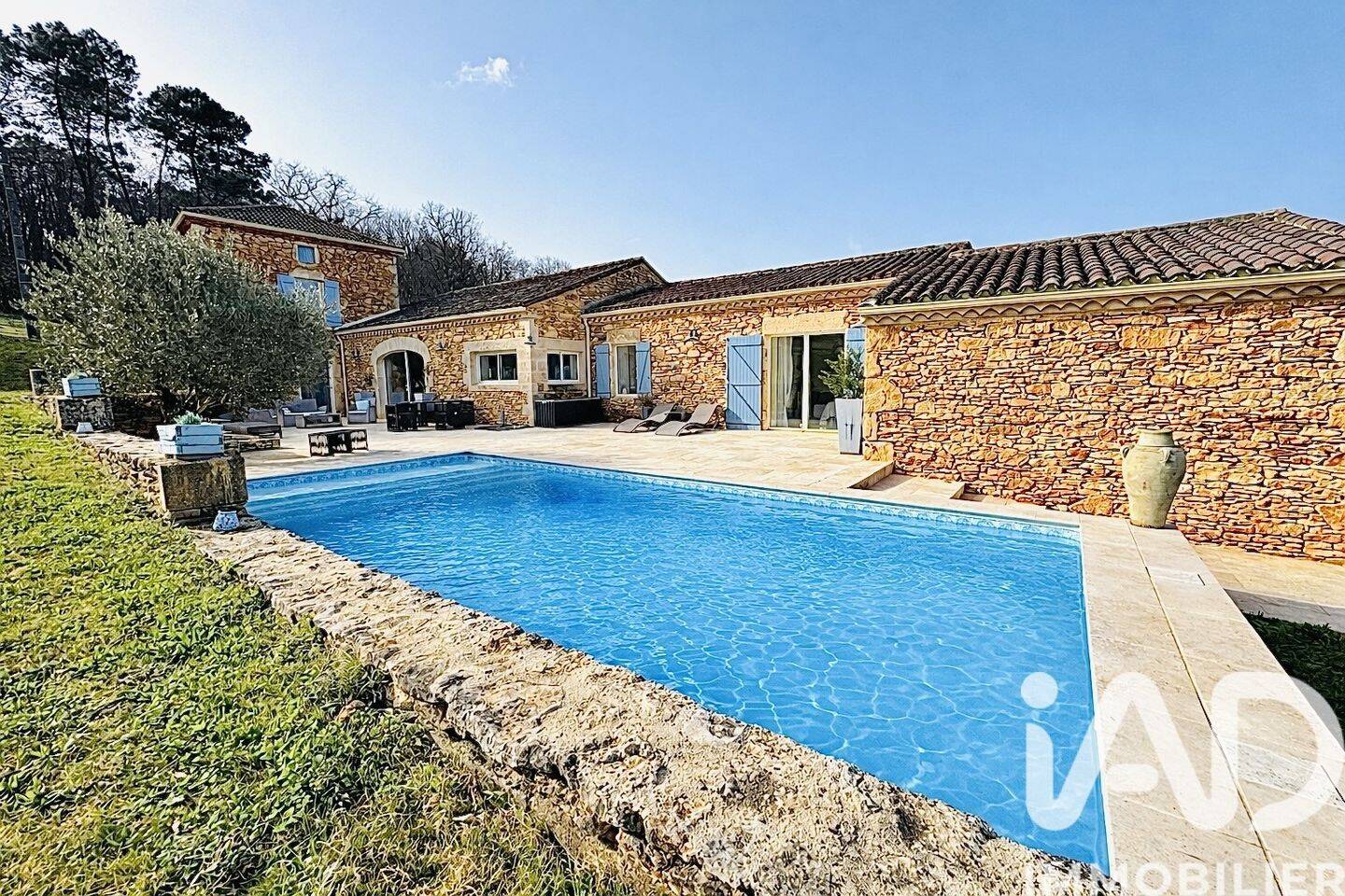 Maison 5 pièces 200 m² · à Puy-l'Évêque · 200 m² · 669 000 €