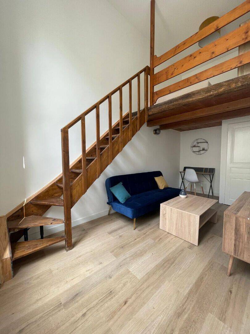 Appartement 1 pièce 25 m² · à Versailles · 25 m² · 925 €/mois
