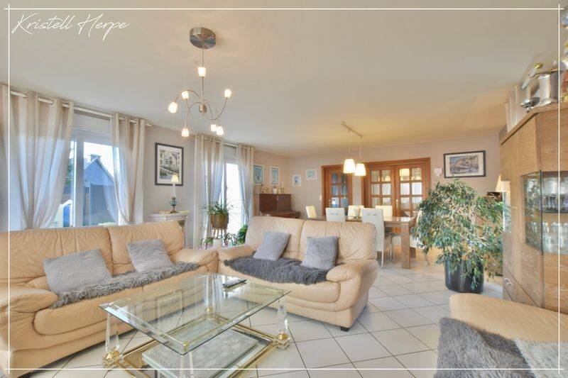 Maison 9 pièces 220 m² · à Carhaix-Plouguer · 220 m² · 377 550 €