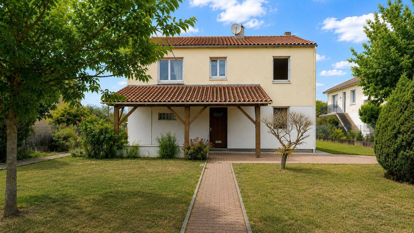 Maison 5 pièces 98 m² · à La Couronne · 98,3 m² · 195 000 €