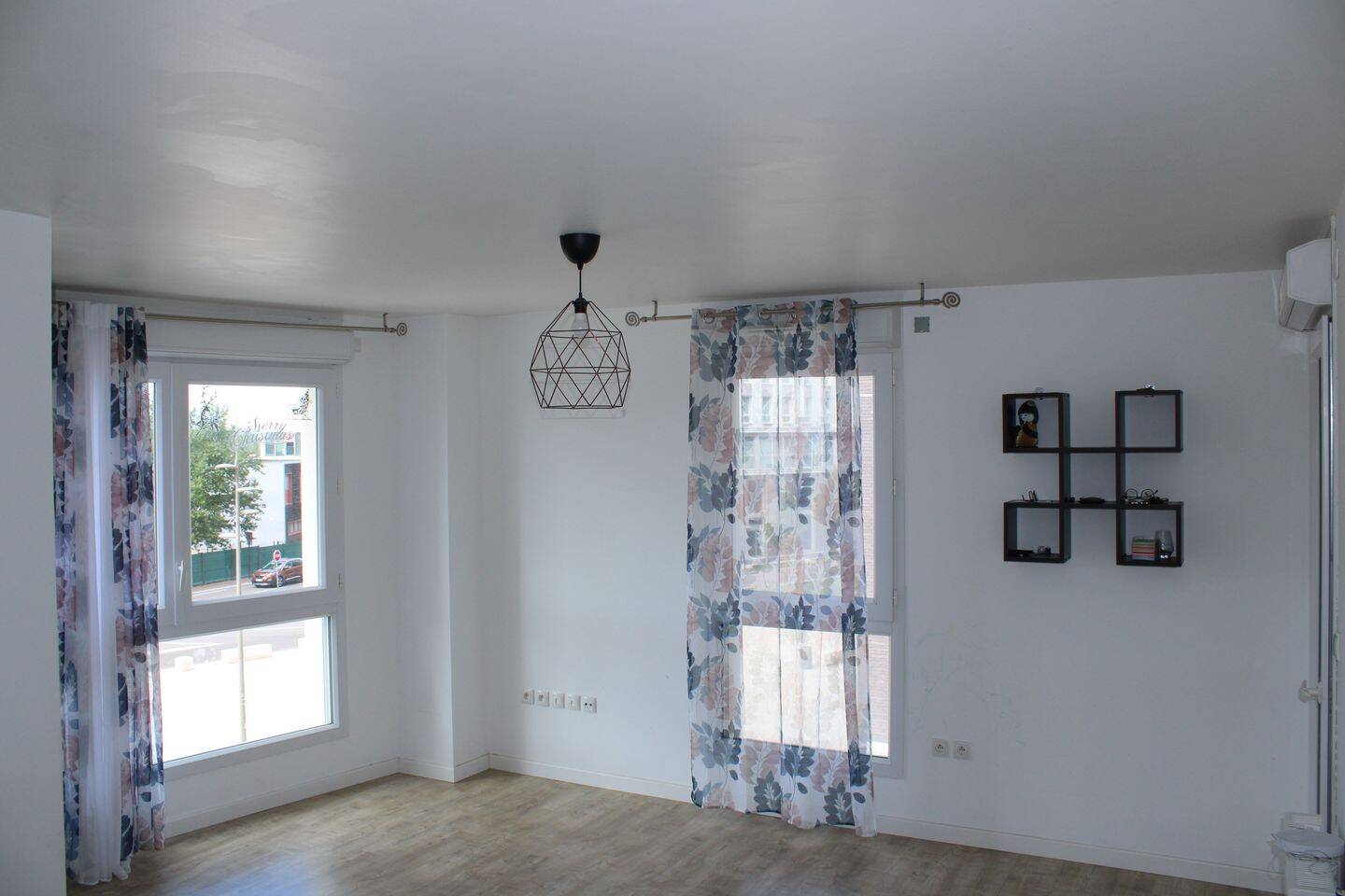 Appartement 1 pièce 65 m² · à Achères · 65 m² · 1 300 €/mois