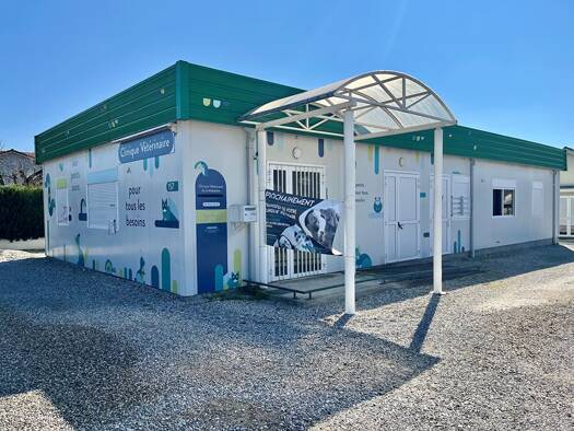 Local commercial à vendre 440 000 € 171 m² de surface de vente La Boisse 01120