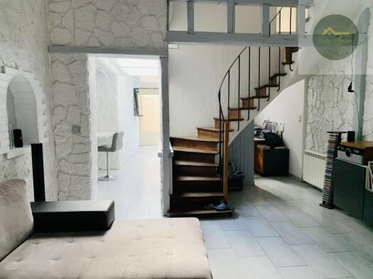 Maison à vendre 173 500 € 6 pièces 3 chambres 196 m² 190 m² de terrain Chéroy 89690