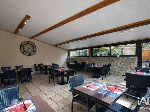 Local commercial à vendre 151 000 € 150 m² de surface de vente Montbrun-les-Bains 26570