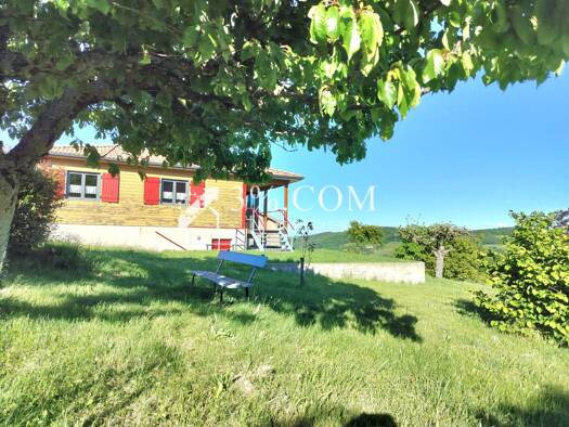 Chalet à vendre 220 000 € 3 pièces 2 chambres 69 m² 1 330 m² de terrain Boffres 07440