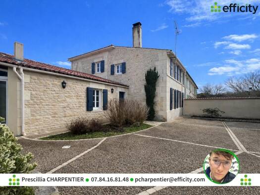 Maison à vendre 345 000 € 4 pièces 3 chambres 160 m² 4 235 m² de terrain Rioux 17460
