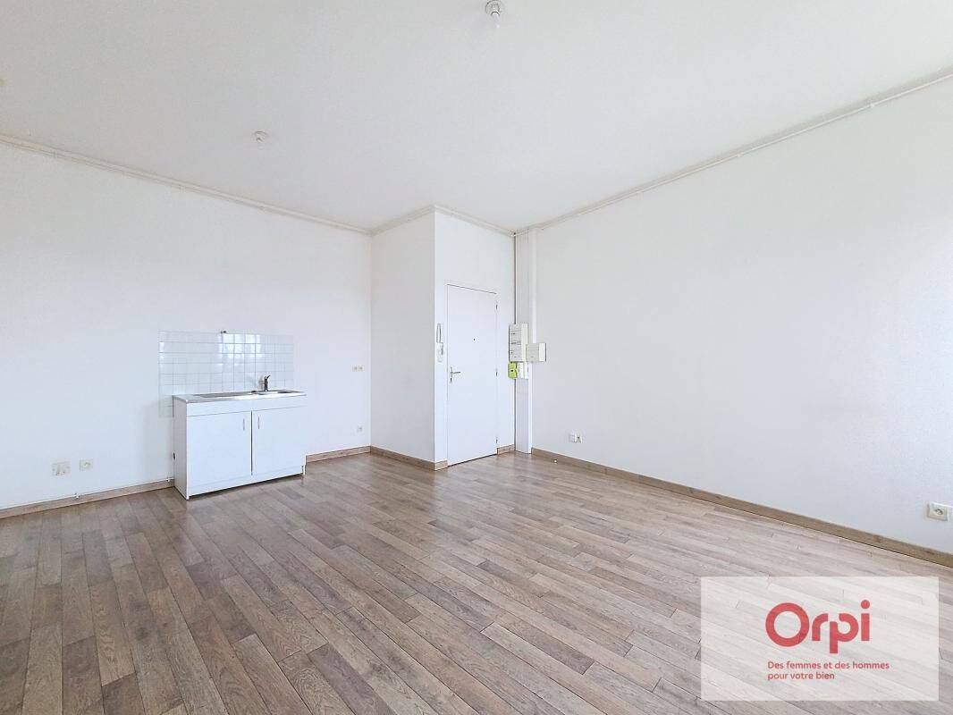 Appartement 3 pièces 56 m² · à Commentry · 56 m² · 425 €/mois