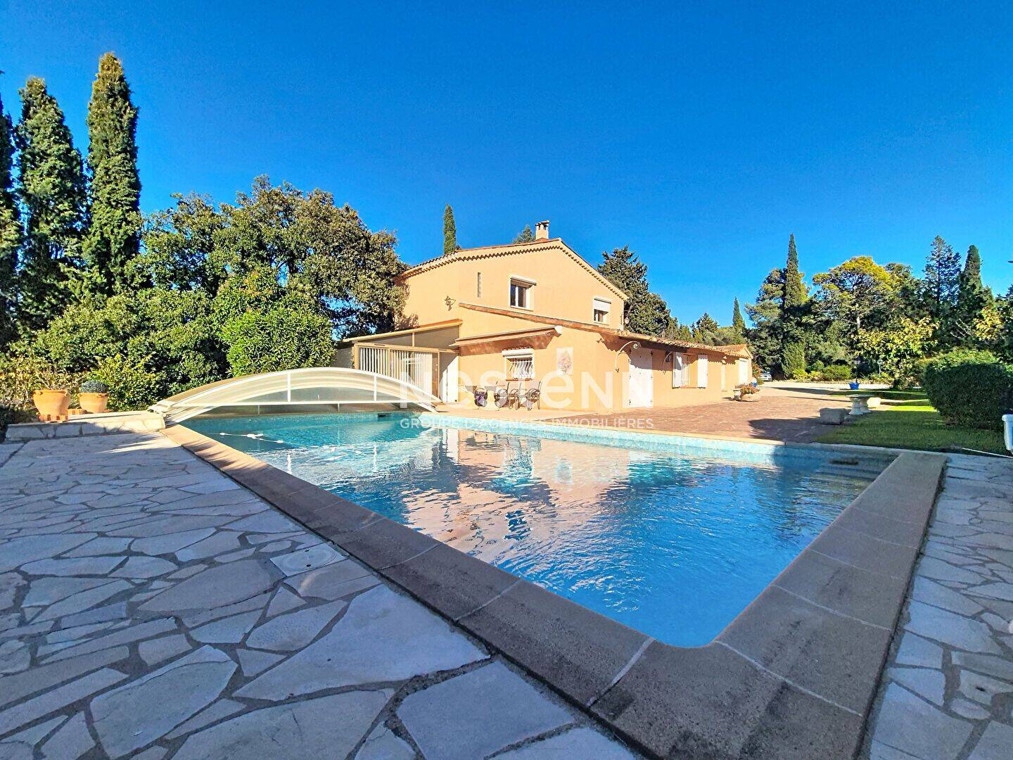 Maison 6 pièces 155 m² · à Roquebrune-sur-Argens · 154,5 m² · 1 150 000 €