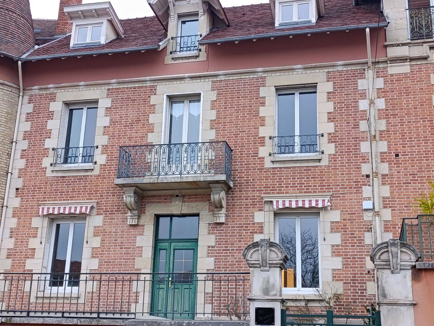 Maison 9 pièces 242 m² · à Vichy · 242 m² · 367 000 €