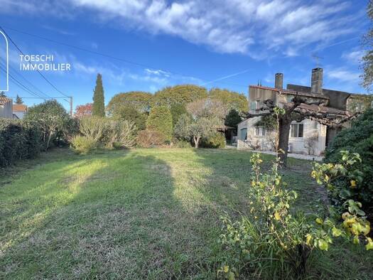 Maison à vendre 460 000 € 8 pièces 5 chambres 200 m² 1 425 m² de terrain Centre Ville-Mejan-La Cité Arles 13200