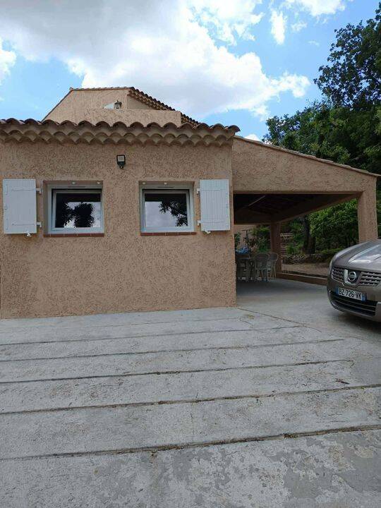 Appartement 1 pièce 35 m² · à Châteauneuf-le-Rouge · 35 m² · 850 €