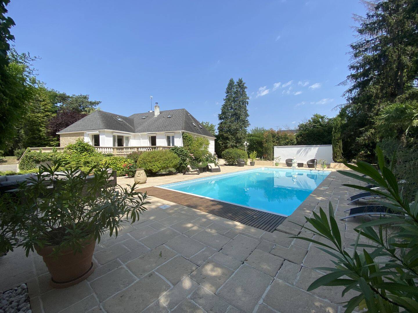 Maison 7 pièces 288 m² · à Varennes-Vauzelles · 288 m² · 527 000 €