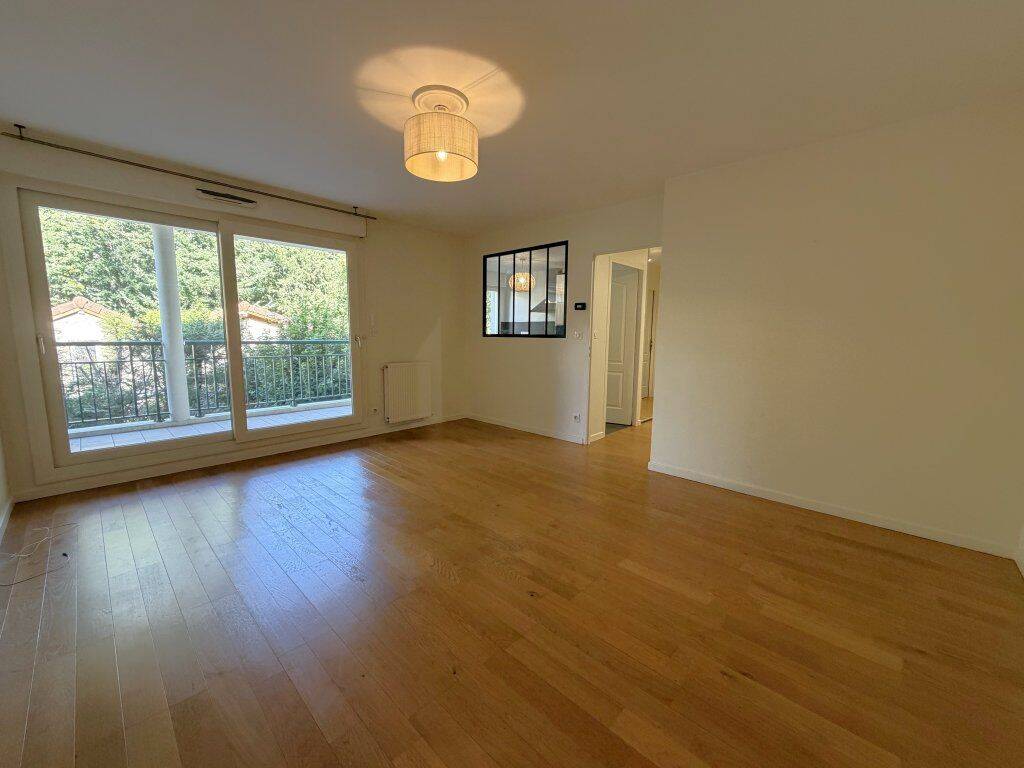 Appartement 2 pièces 59 m² · à Charbonnières-les-Bains · 59 m² · 910 €/mois