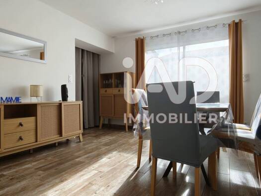 Maison de plain-pied à vendre 234 000 € 4 pièces 3 chambres 98 m² 400 m² de terrain Charzais Fontenay-le-Comte 85200