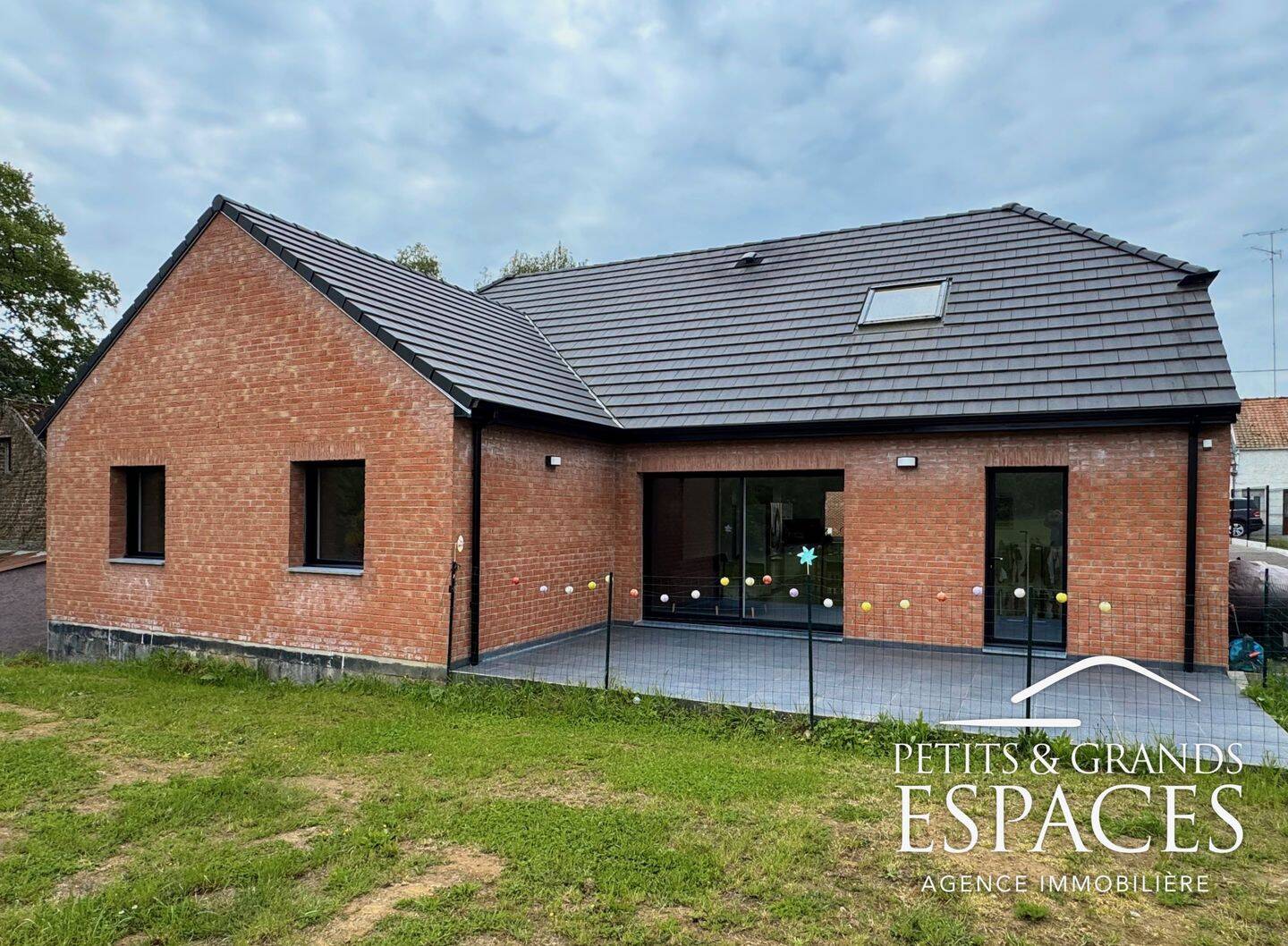 Maison 6 pièces 120 m² · à Sebourg · 120 m² · 348 900 €
