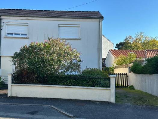 Maison à vendre 241 040 € 4 pièces 3 chambres 82 m² 313 m² de terrain Preux-Crémetterie Saint-Herblain 44800