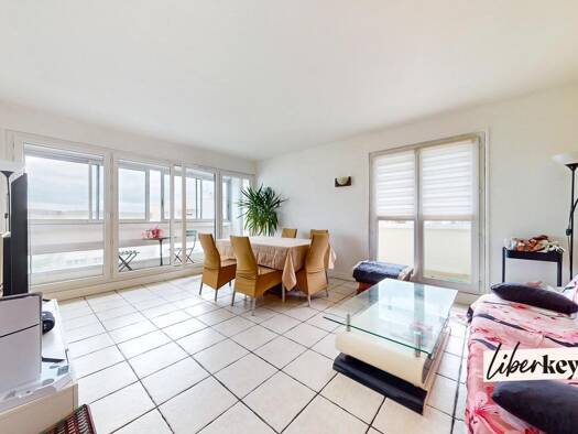 Appartement à vendre 189 000 € 4 pièces 3 chambres 80 m² Étage 6/6 Danièle-Petit Bontemps Plaisir 78370