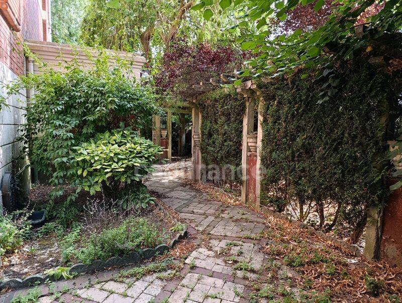 Maison 11 pièces 239 m² · à Bauvin · 239 m² · 437 000 €