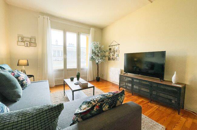 Appartement 2 pièces 49 m² · à Grenoble · 49 m² · 1 093 €/mois