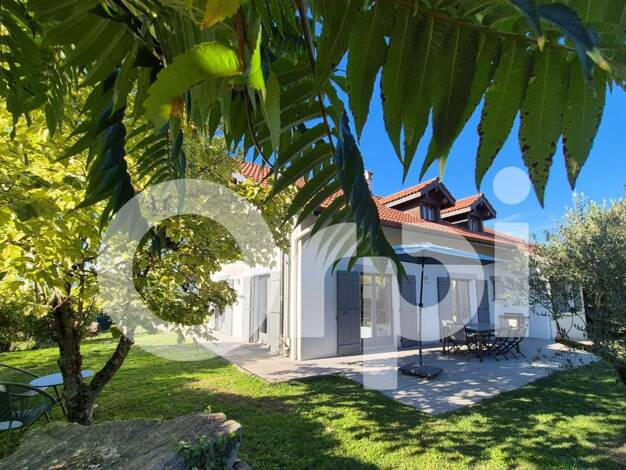 Maison à vendre 989 000 € 6 pièces 4 chambres 220 m² 975 m² de terrain Nernier 74140